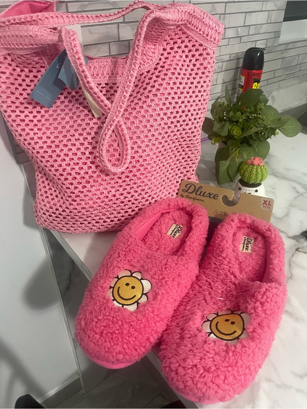 Pink Daisy Smile Fleece Slippers with Matching Pink Crochet Tote